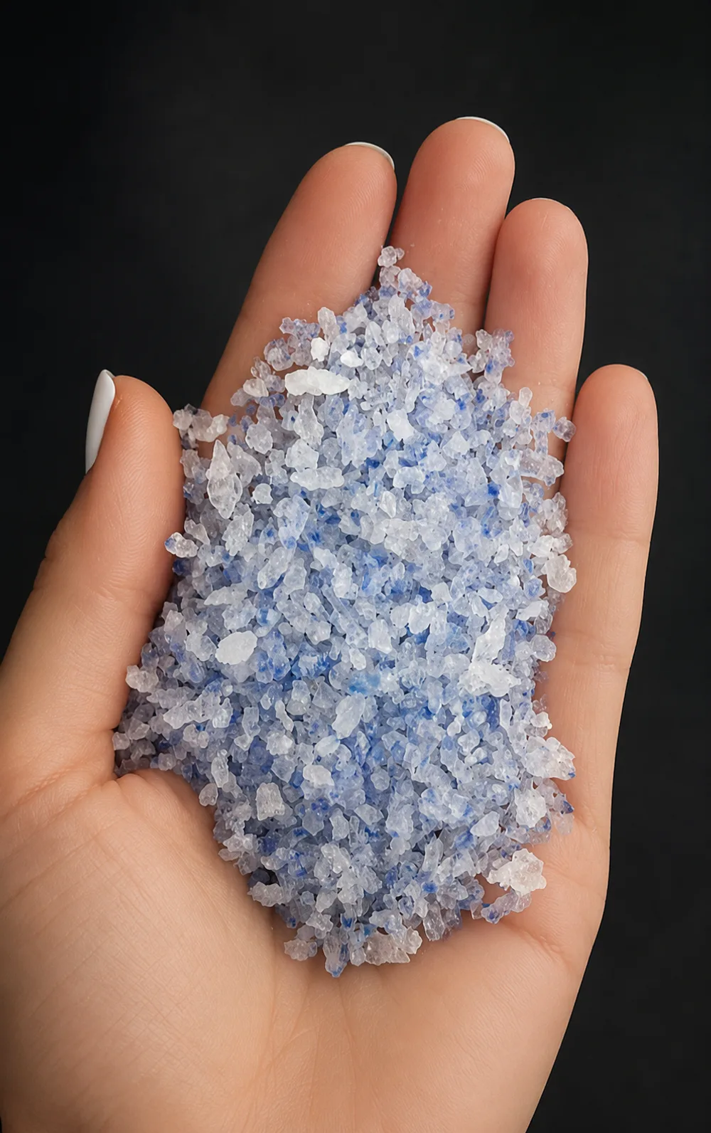 A handful of indigo salt